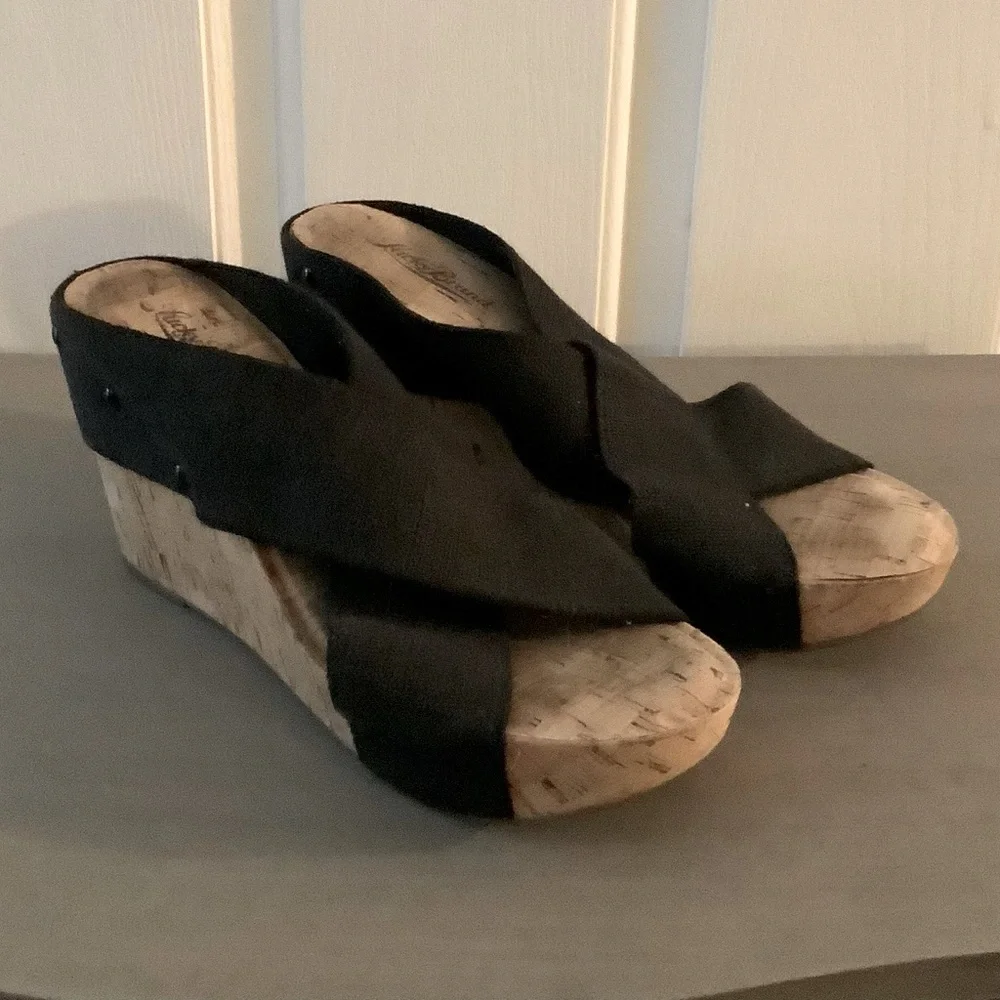 Lucky Brand Black Cork Wedge Sandal, 7 1/2 - Picture 1 of 8